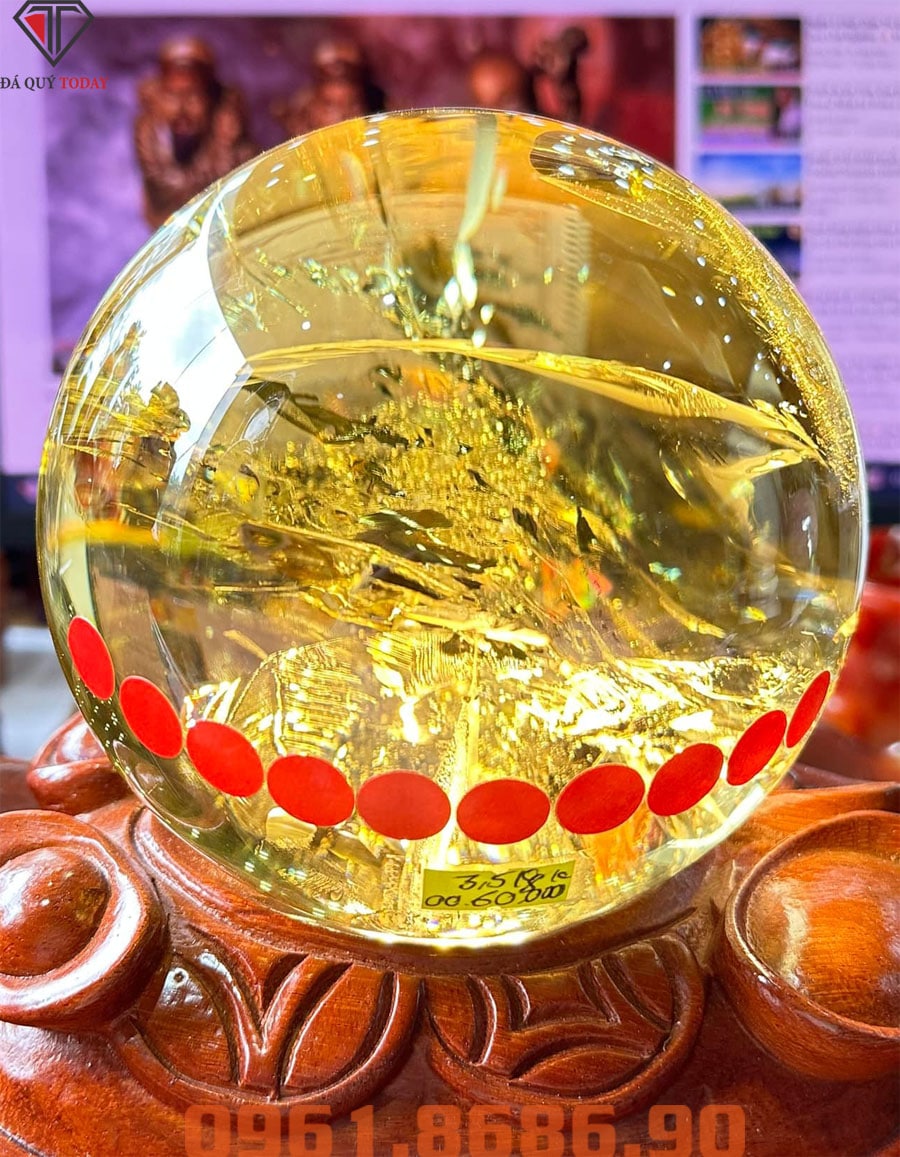 Quả cầu đá thạch anh vàng